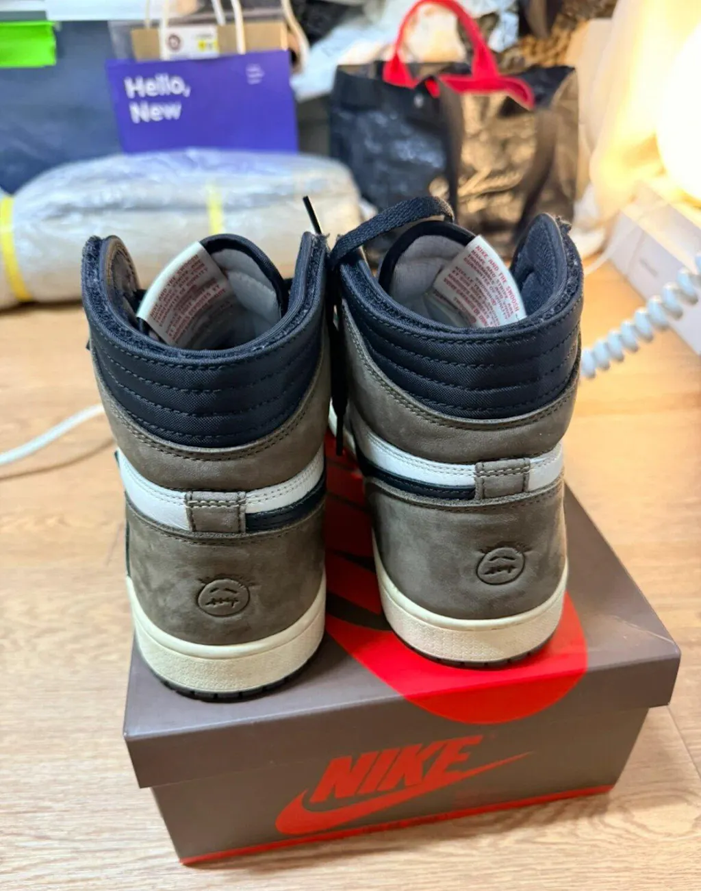 조던1 X 트래비스 스캇 레트로 하이 OG SP 모카