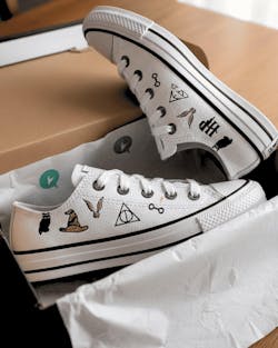 Exclusivo: Tênis All Star Customizados Bordados de HP + *BRINDE 1x Caneca Oficial* - EDIÇÃO LIMITADA