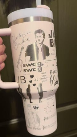 Exclusivo: Garrafa Térmica 1.2L Edição Especial Justin Bieber Customizada Gravação Laser + *BRINDE 1x Chaveiro Exclusivo* - EDIÇÃO LIMITADA