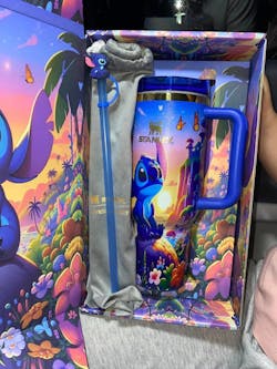 Exclusivo: Garrafa Térmica 1.2L Edição Especial Stitch Dourada Caixa Customizada + *BRINDE 1x Chaveiro Exclusivo* - EDIÇÃO LIMITADA