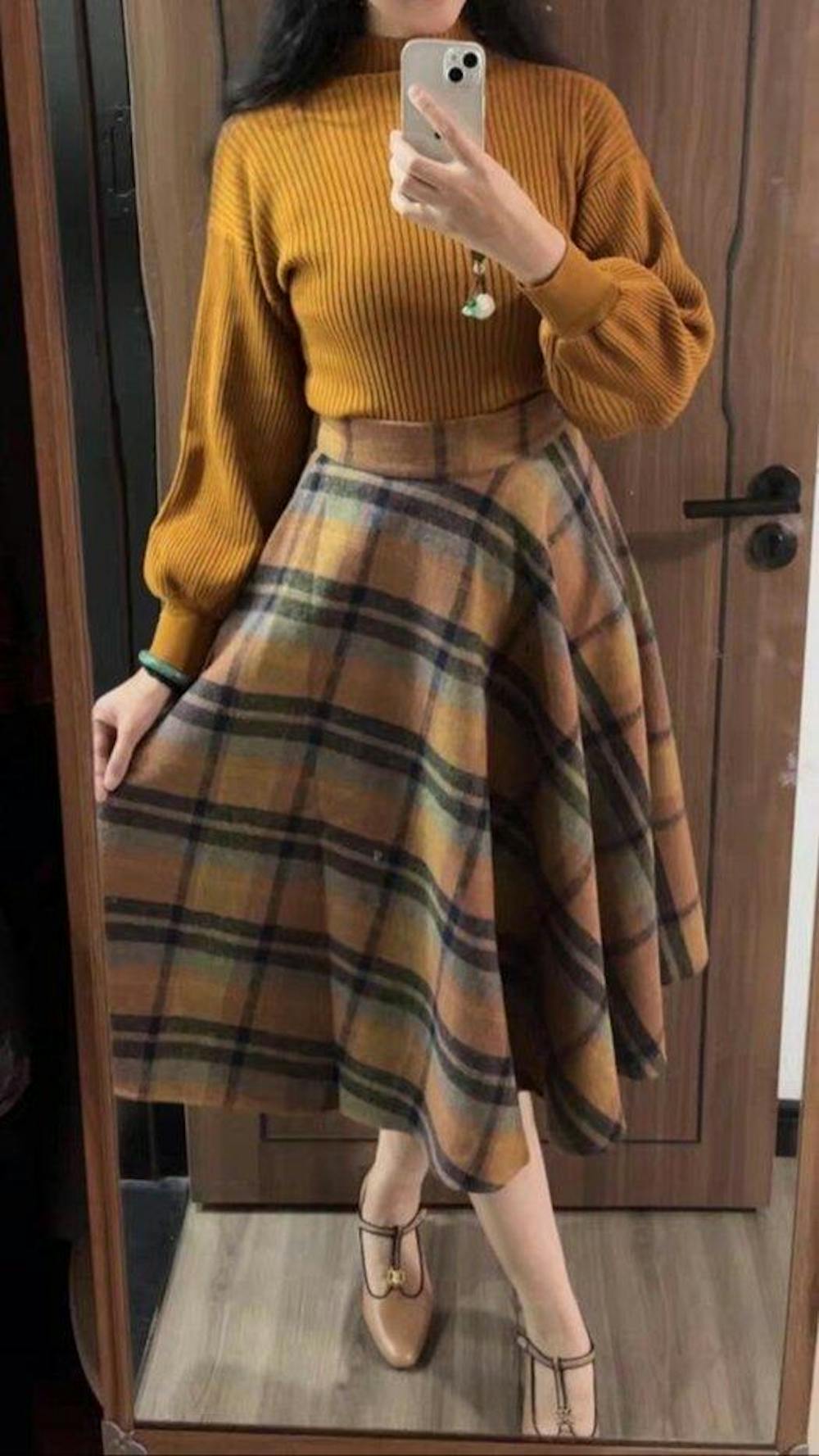 Retro Style Knit Top Plaid Skirt Set