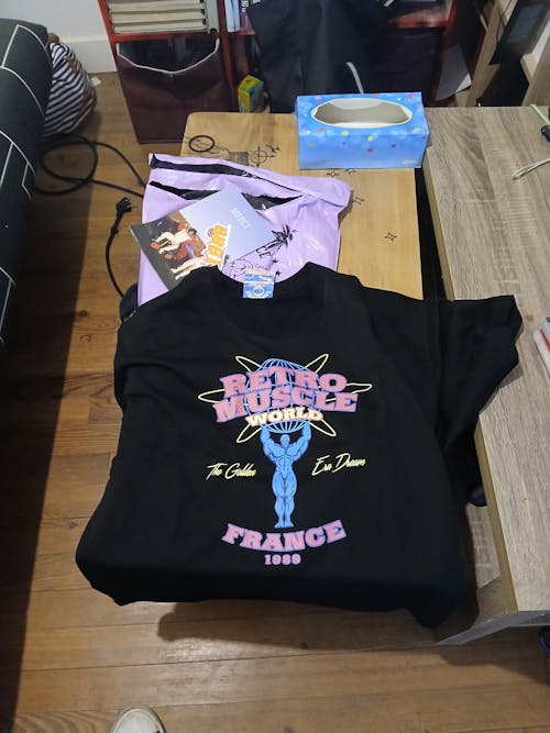 Pump Cover T-Shirt | Neon World