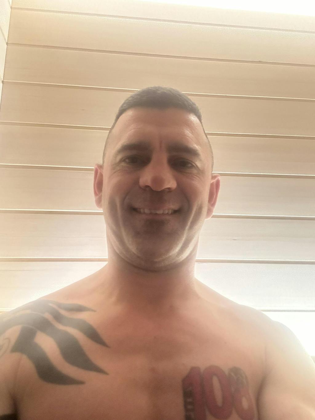 Revel Tampere - 1 Person Traditional Finnish Sauna with Step