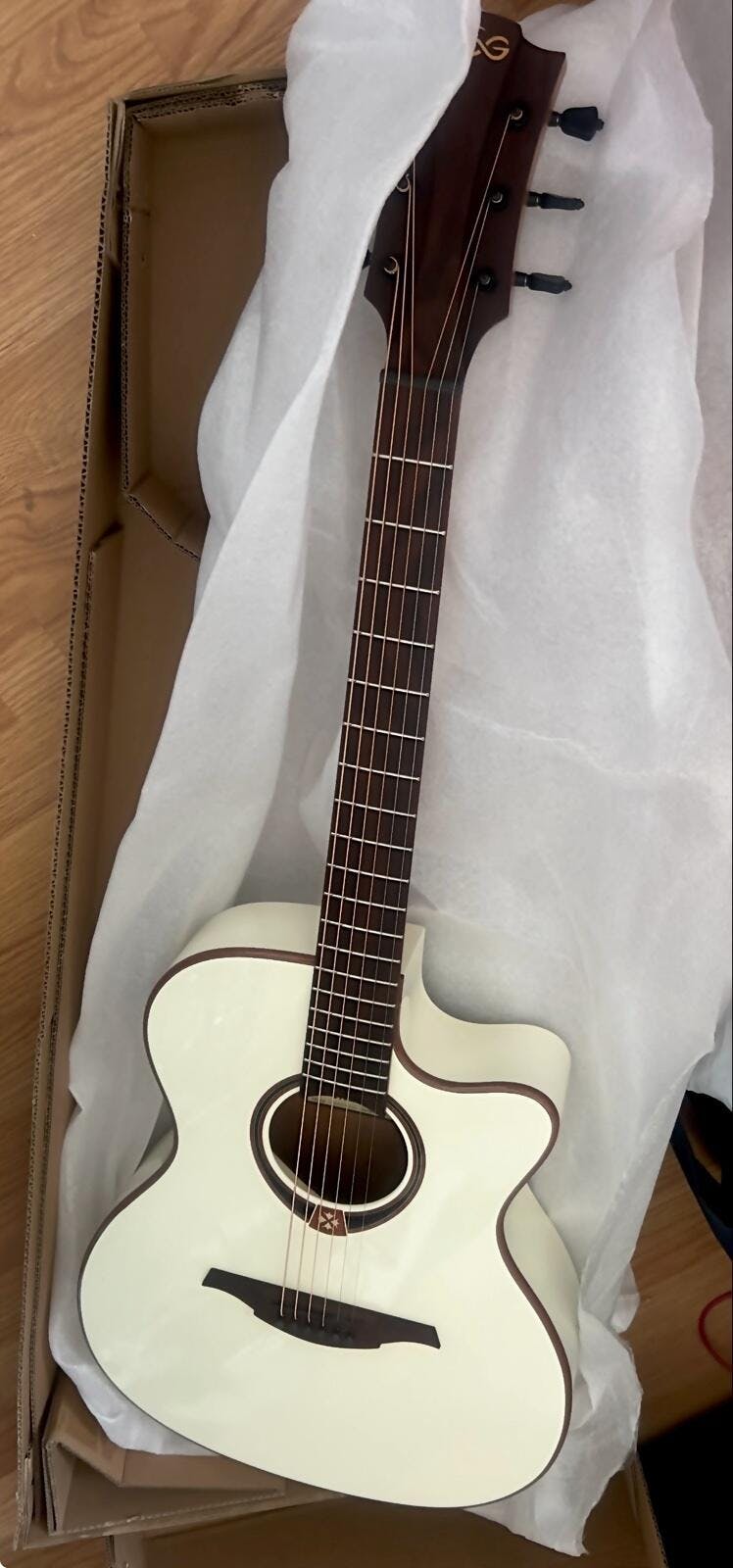 LAG TRAMONTANE 70 TN70A AUDITORIUM NYLON - Richards Guitars Of