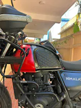 HIMALAYAN LEATHER TANK PAD, DIAMOND STITCHED - BLACK THREAD