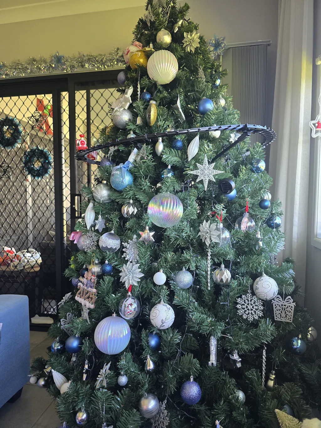 7FT / 2.1M Green Christmas Tree – 1250 Tips – Traditional Full Design