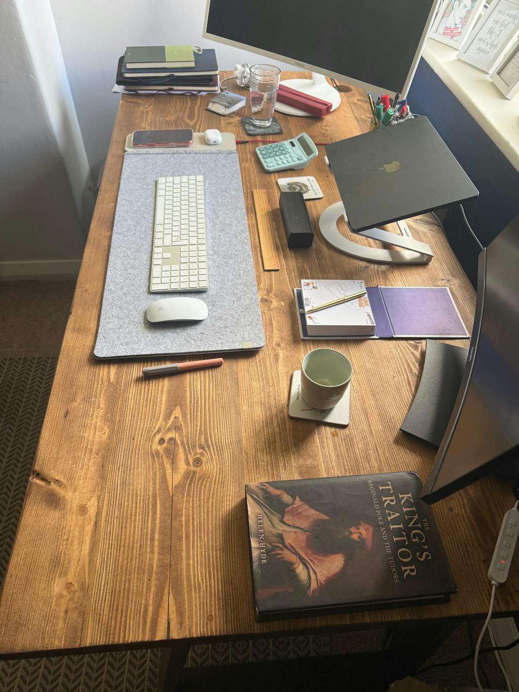 FREJA: Reclaimed Trapezium Desk