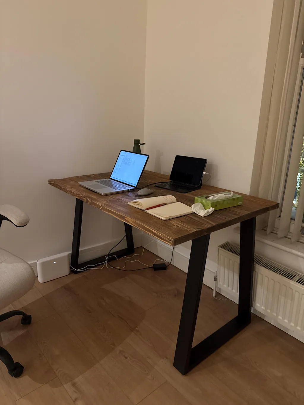 FREJA: Reclaimed Trapezium Desk