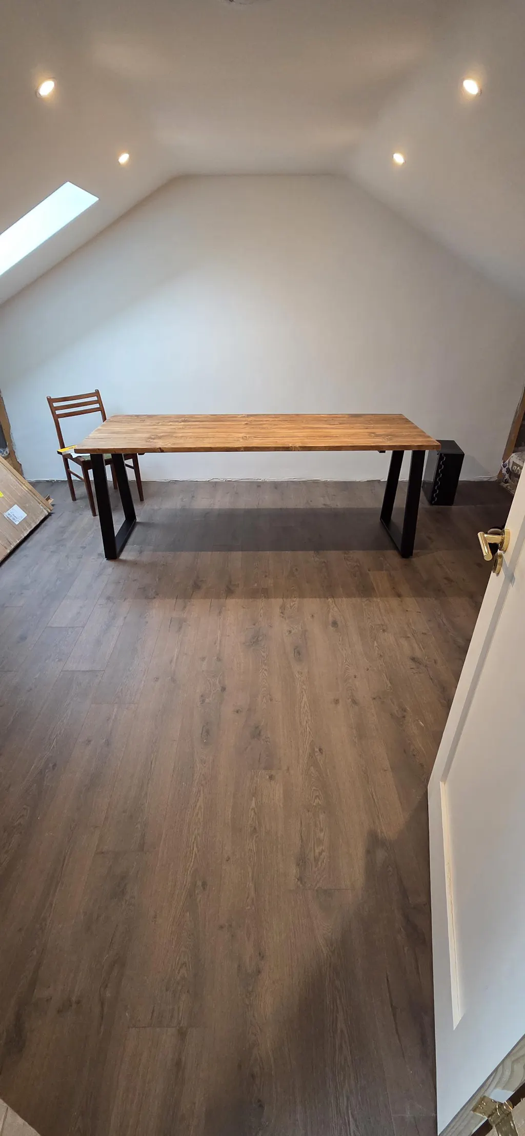 FREJA: Reclaimed Trapezium Desk