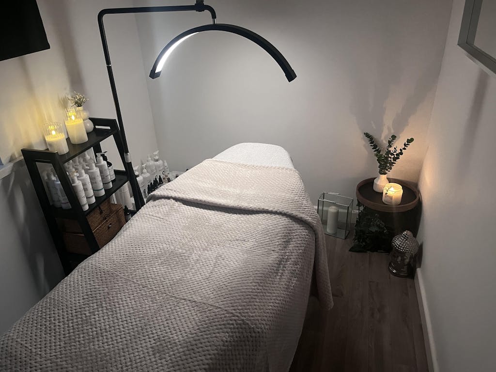 Half Moon Lamp - Professional Beauty Light 28” | RJ Moon Pro