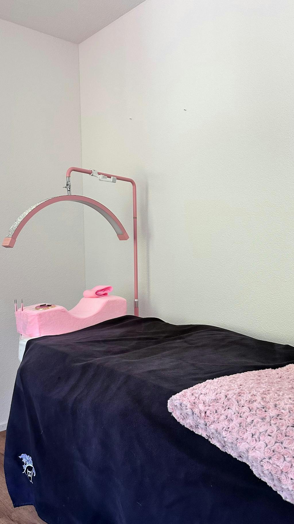 Multi-Angle Diamond Half Moon Lamp - Professional LED Beauty Light 28” - Moon Pro X