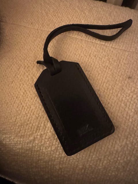 Kapaklı Deri Valiz Etiketi