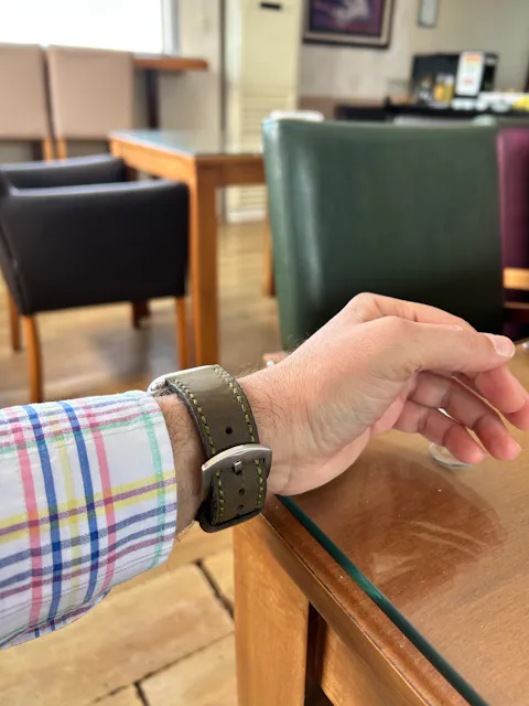 Çift Kat Deri Apple Watch Kayışı - Antik Yeşil