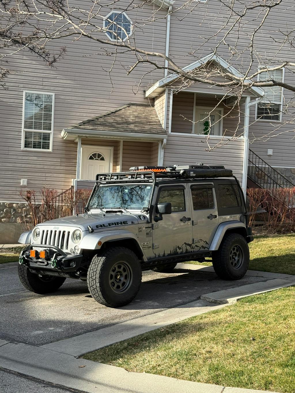 RT119 - Eight Spoke Bordered Windows