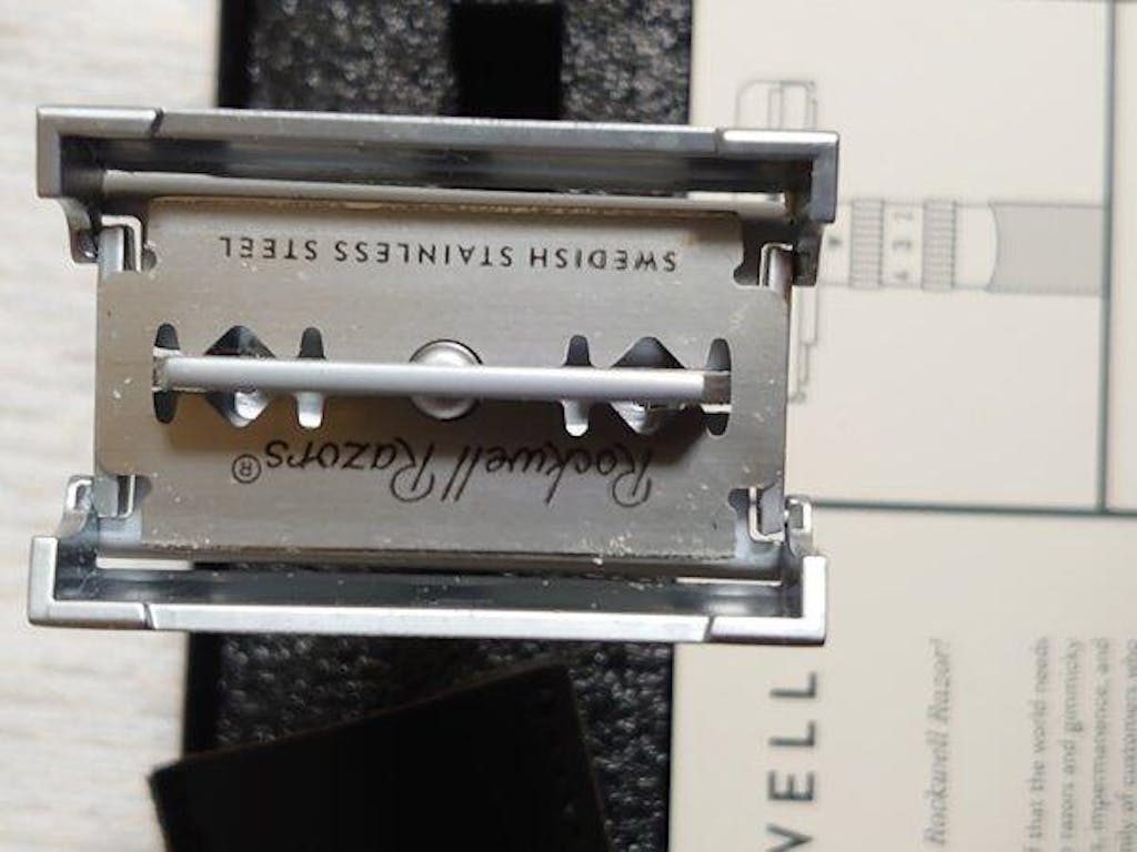 Rockwell インクウェルスタンド – ロックウェルレイザー