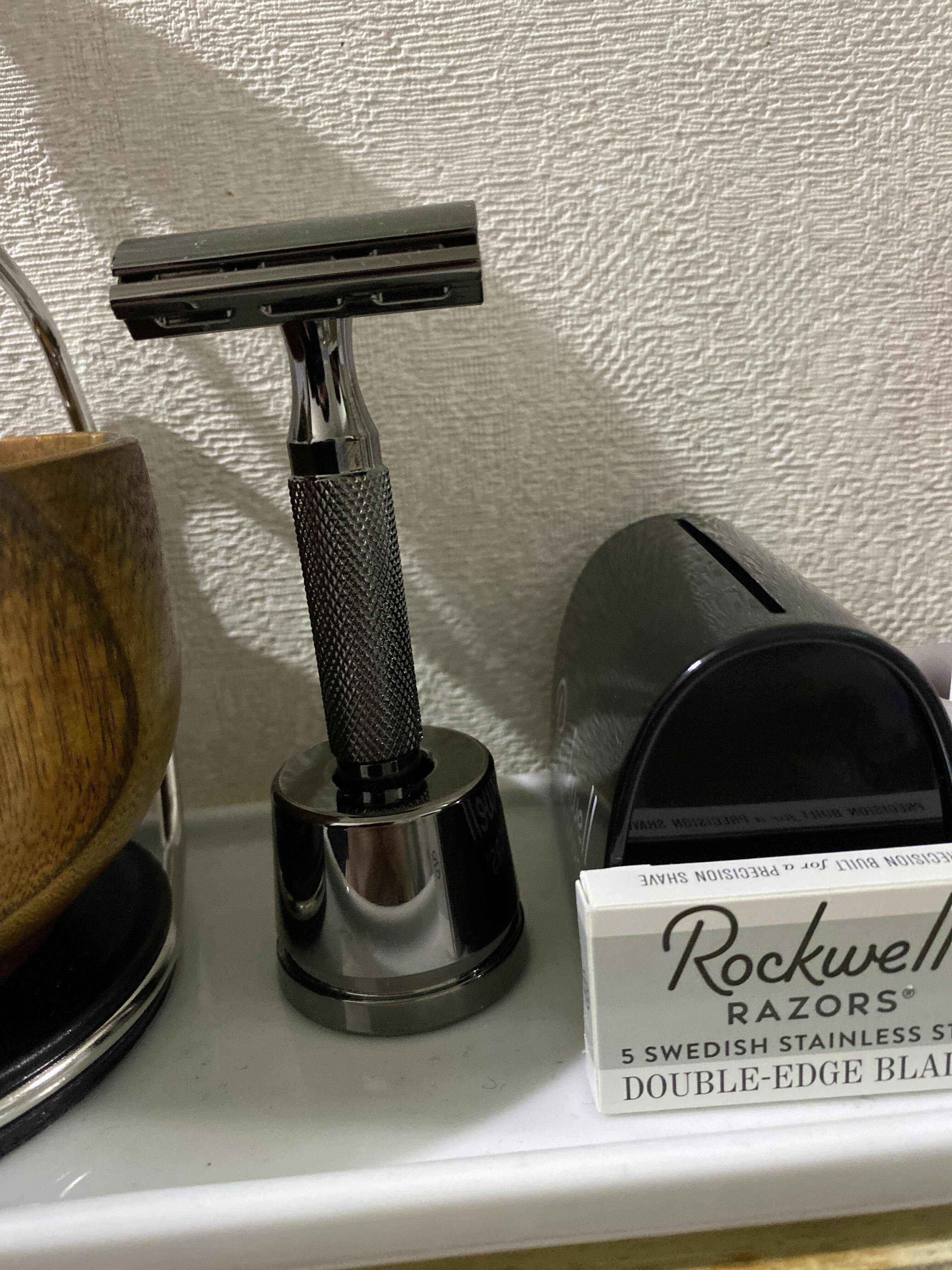 Rockwell インクウェルスタンド – ロックウェルレイザー