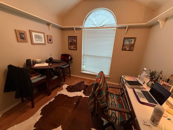 Brown and White Cowhide Size 6 x 7 ft ---5159