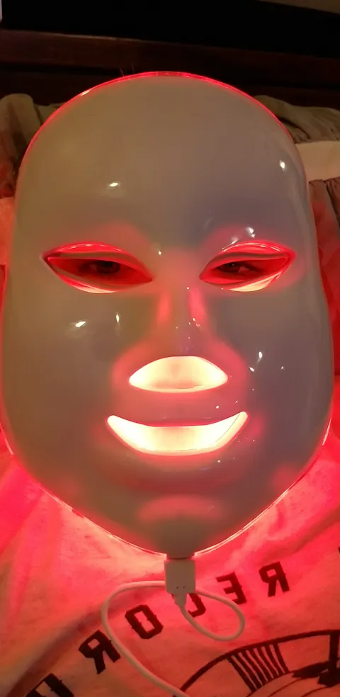 RosaLight™ - The Rosacea Light Therapy Mask