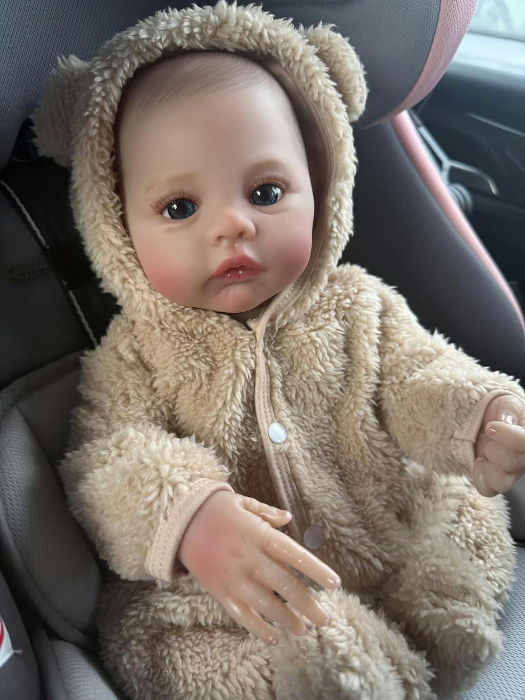 Reborn Baby Meadow da 48 cm con occhi azzurri e vestiti di peluche