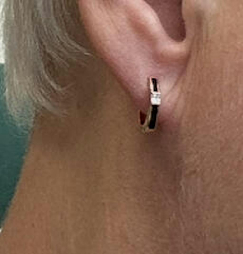 Melni emaljēti riņķu auskari ar cirkonu