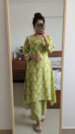 Lime green Floral Print A-Line Kurta With Pant