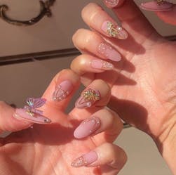 Flying Butterfly - Press on Nails