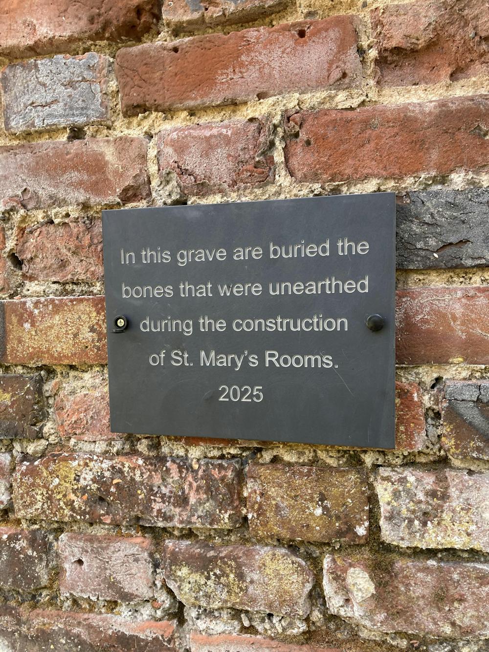 Personalised Engraved Large Slate Plaque/Sign with wall fixings - 25x20cm