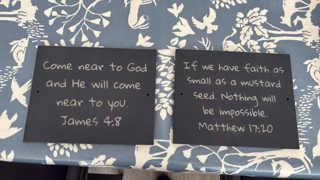 Personalised Engraved Large Slate Plaque/Sign with wall fixings - 25x20cm