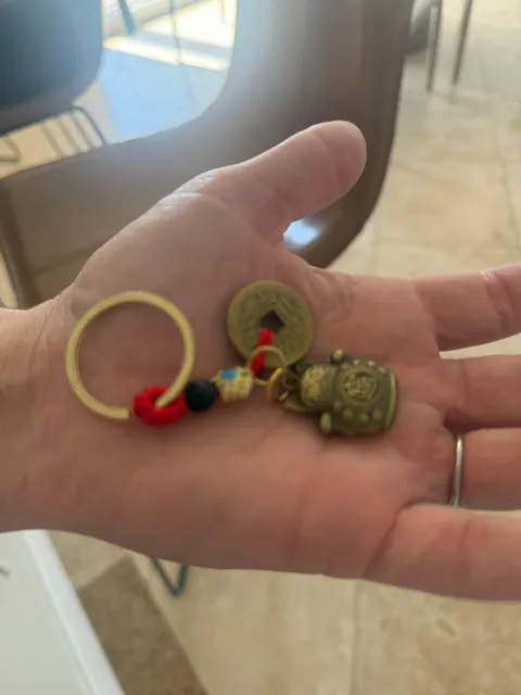 Y2K Red Gold Lucky Cat Keychain Embroidered Charm Decorative Accessory