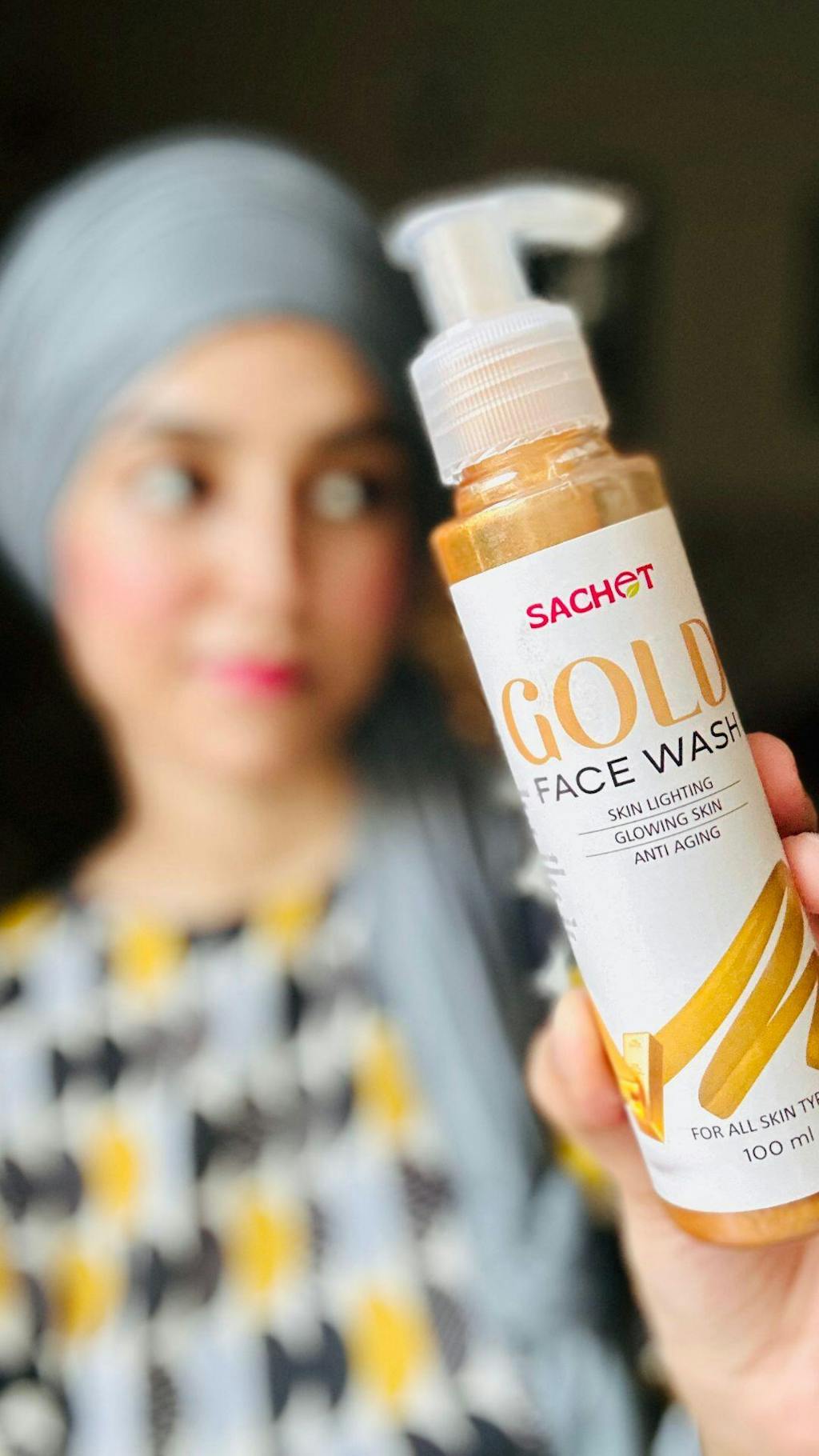 Gold Face Wash for Glowing and Even Skin Tone SACHET