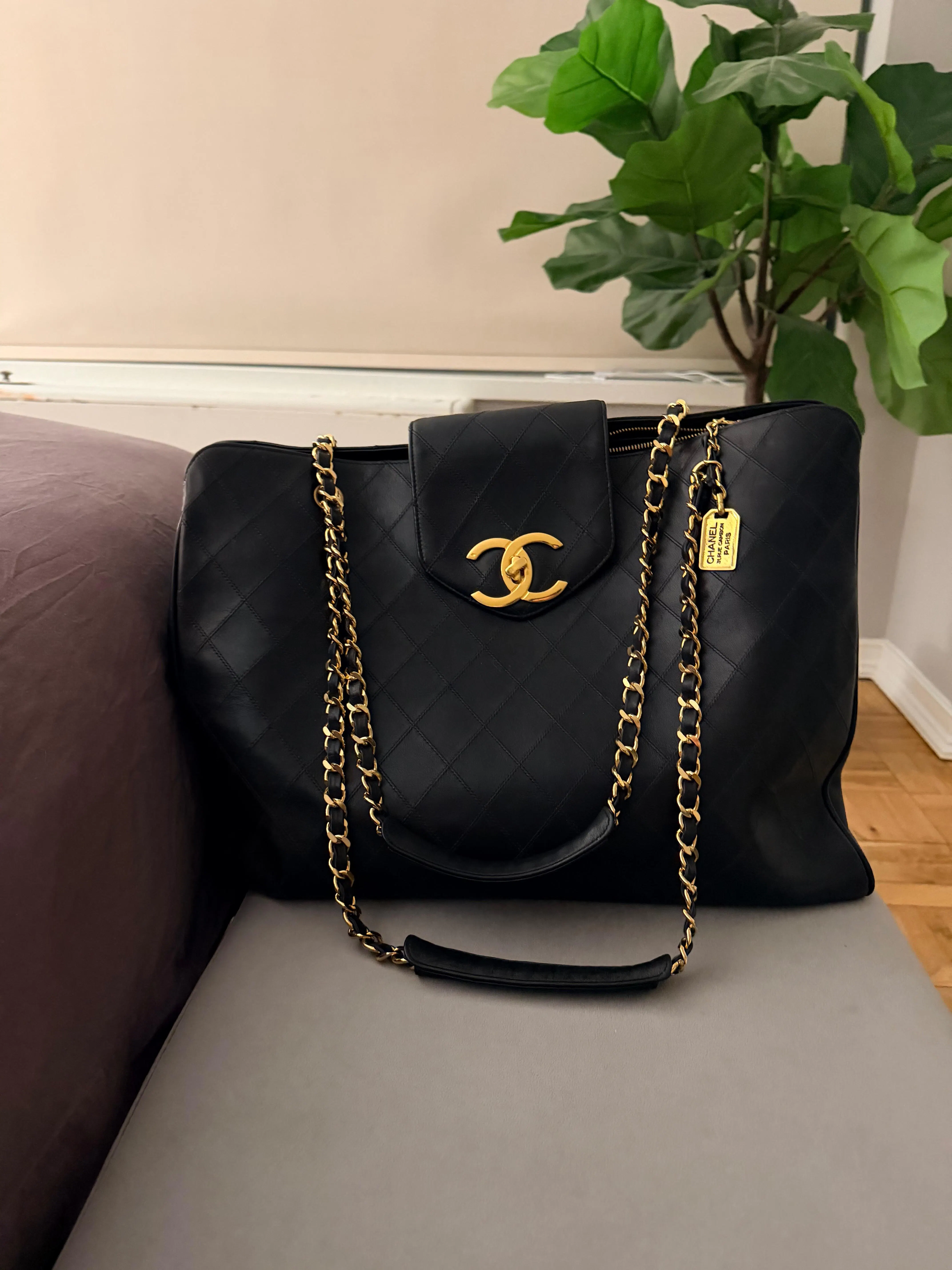ヴィンテージシャネル Vintage Chanel Supermodel Tote Bag Black Quilted XL Weekender 24K
