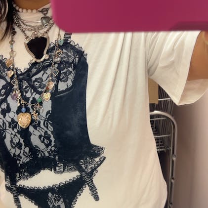 LACE Graphic Tee – Oversized Statement T-Shirt – SAINT CHIC