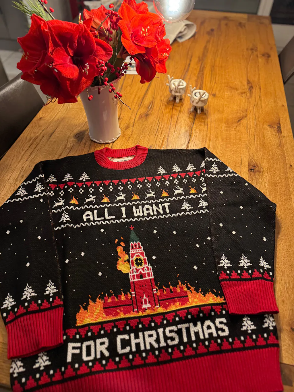 Knitted BURNING KREMLIN Christmas Sweater – Saint Javelin