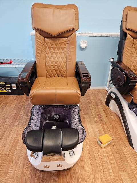 PERLA Shiatsulogic LX Pedicure Chair