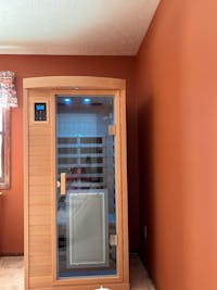 Maxwell-901BH 1 Person Ultra-Low EMF Far Infrared Sauna