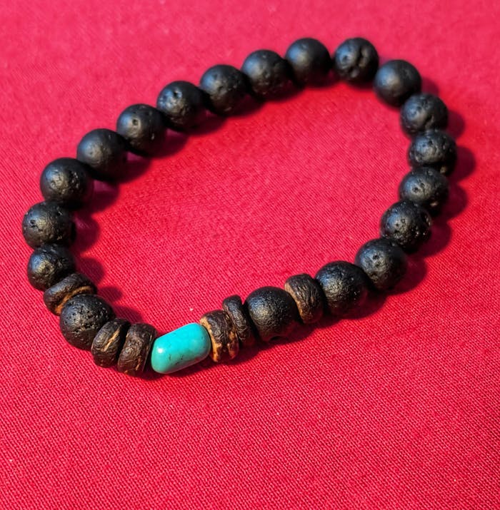  Lava, Türkis, Magnesit & Kokos Karma Armband – geweihtes Sommerband der Erdung & Leichtigkeit