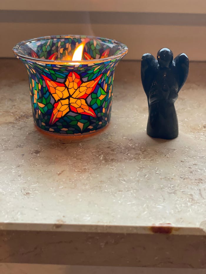 Obsidian Schutzengel – Edelstein-Talisman für Licht, Erdung & himmlische Begleitung