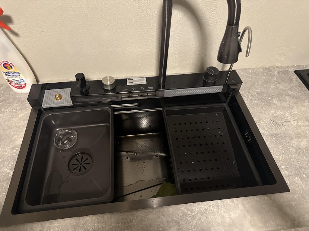 [LICHIDARE STOC] Chiuveta Inteligenta cu LED Ambiental, display digital, cap extensibil cu 3 jeturi, Accesorii, Gri Antracit