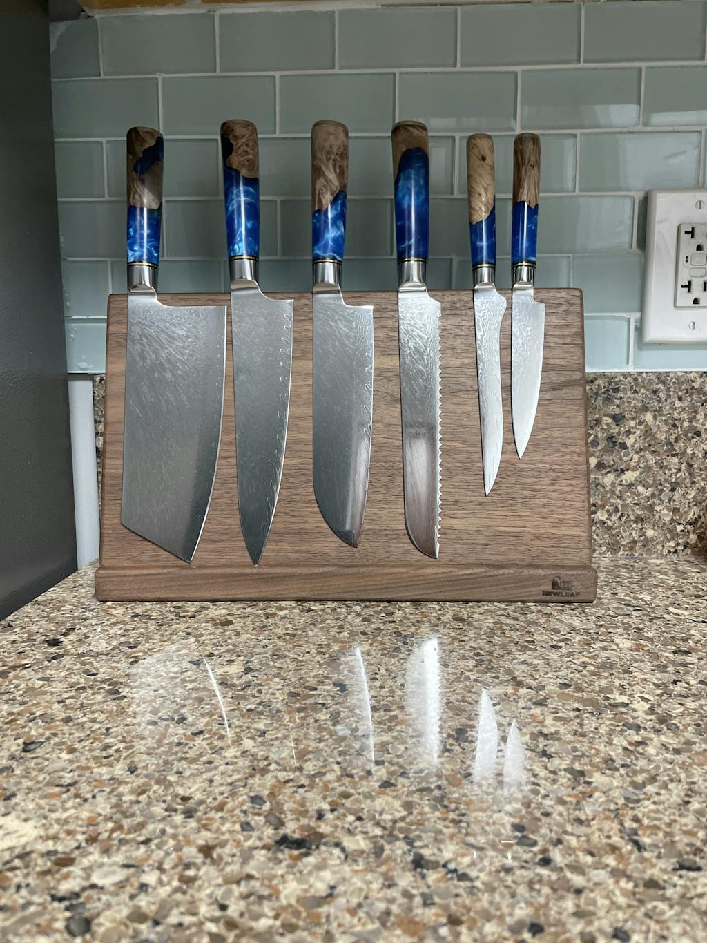 Aiko (あいこ, アイコ) Damascus Steel Knife with coloured Blue resin handle