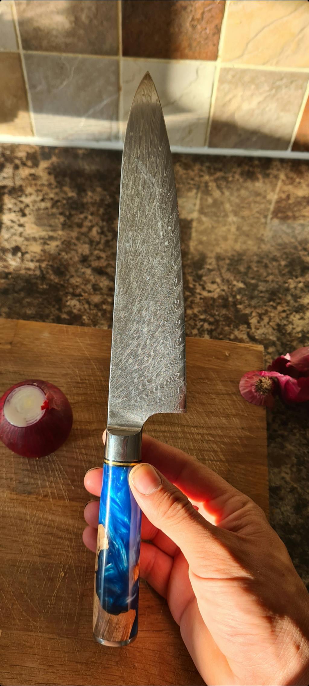 Aiko (あいこ, アイコ) Damascus Steel Knife with coloured Blue resin handle