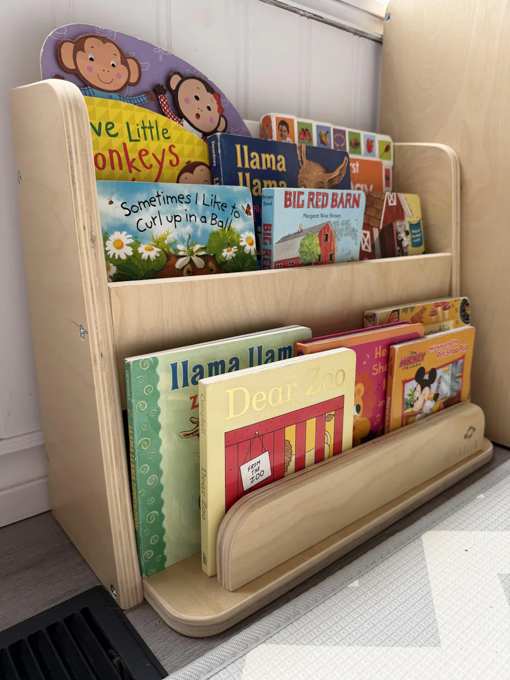 GUAVA - Montessori Bookshelf