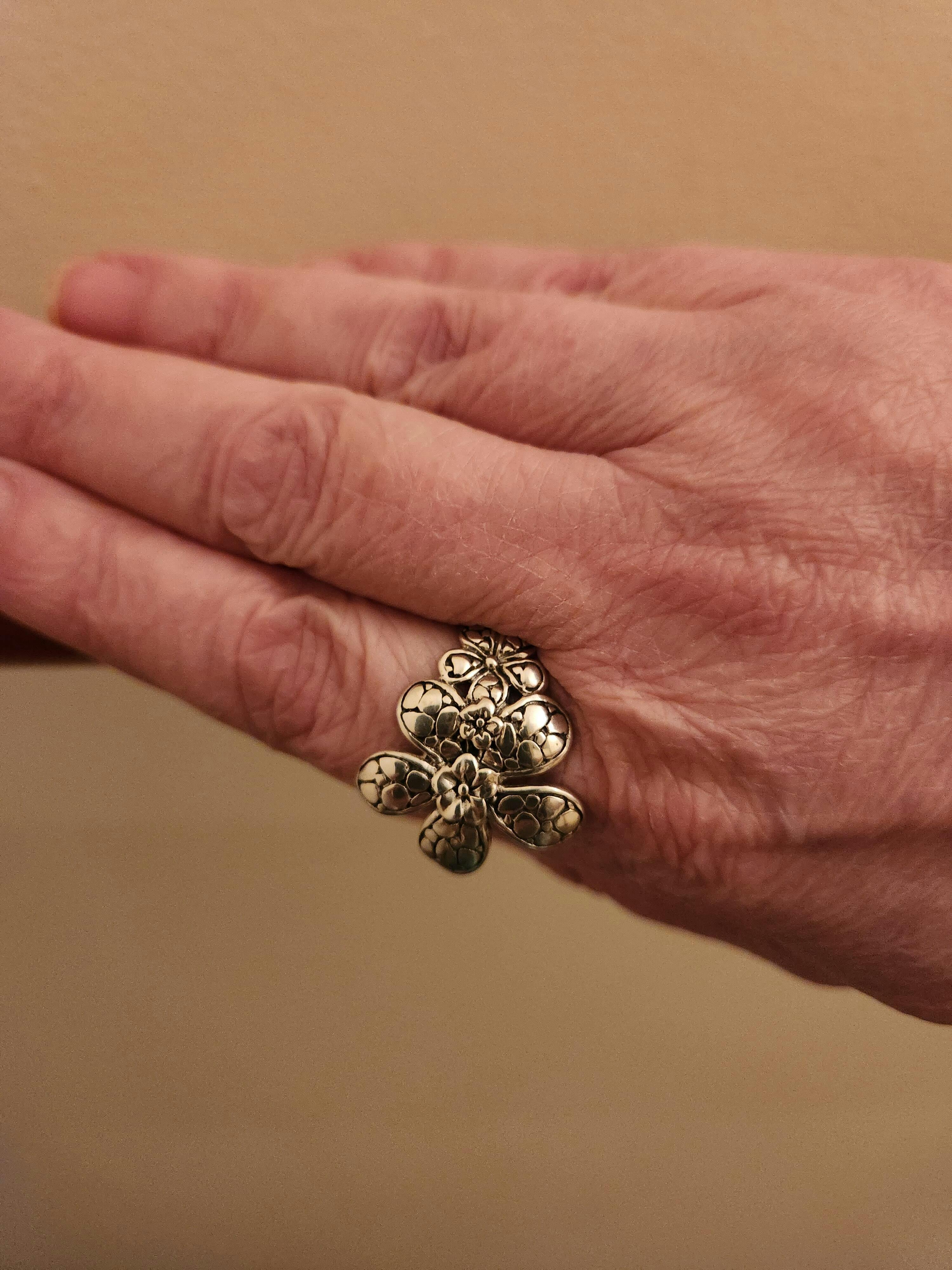 STERLING SILVER FRANGIPANI, ROSES & WATERMARK RING™ SARDA™