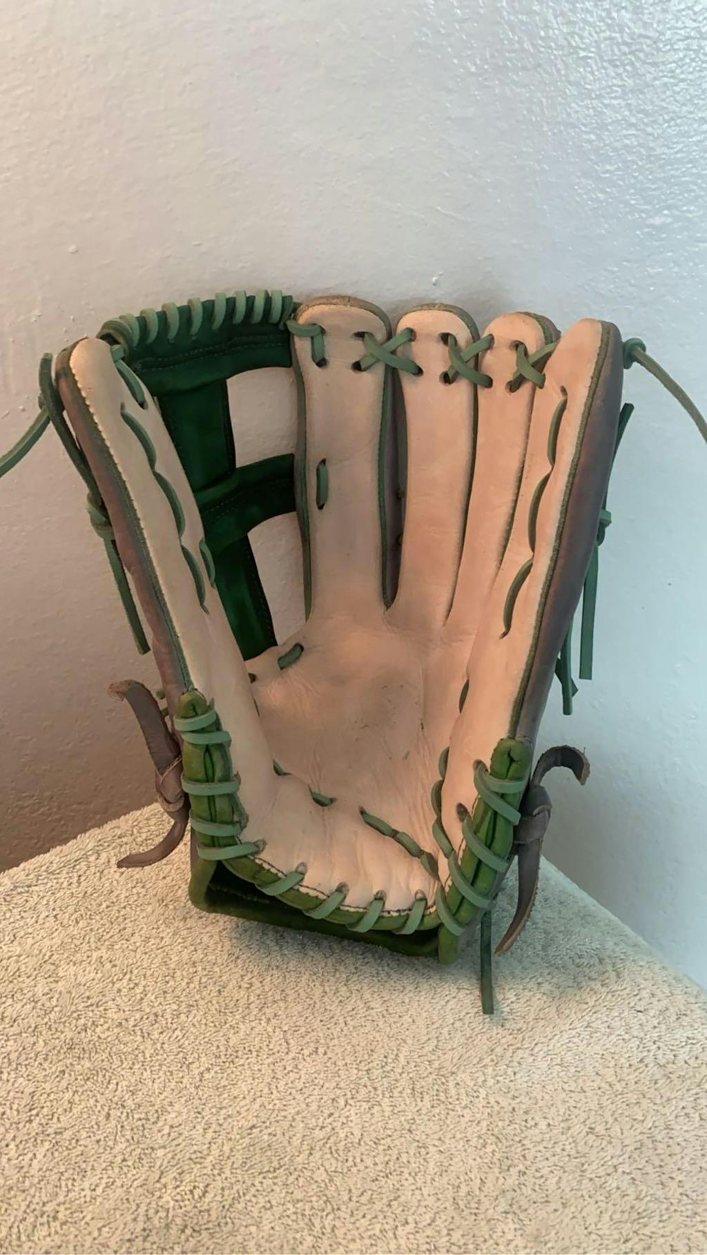 Sarna Baseball® Official Site Baseball Glove Leather Cleaner