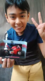 Ducati Panigale V4 1:18 Bburago licensed diecast scale model bike collectible