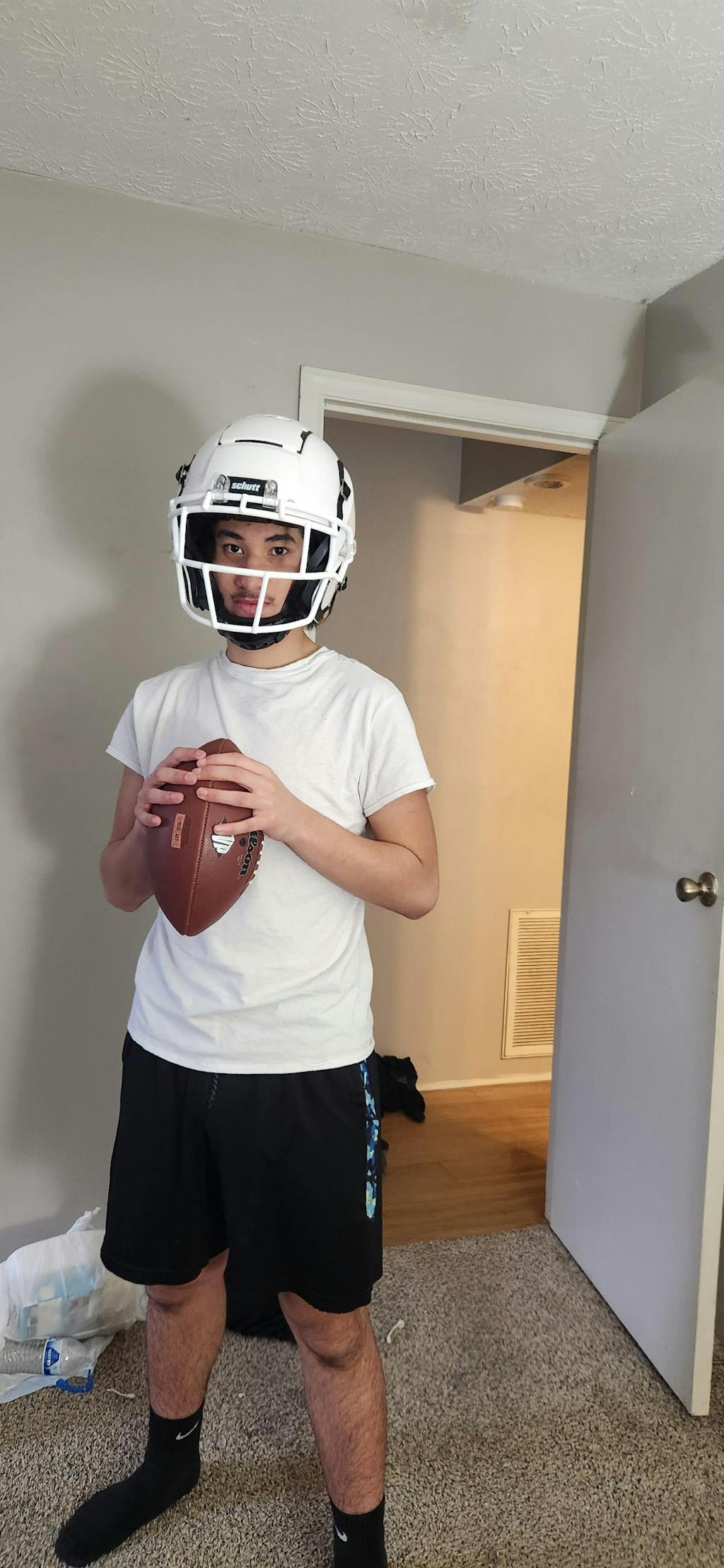 F7 2.0 COLLEGIATE HELMET