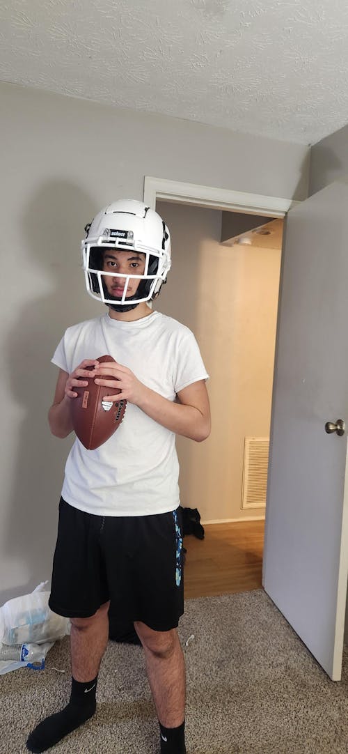 F7 2.0 COLLEGIATE HELMET
