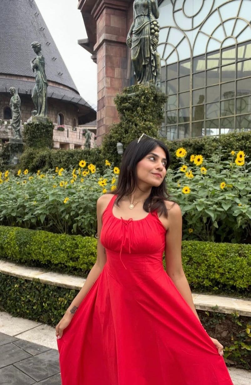 She is the Story - Red ( sleeveless )