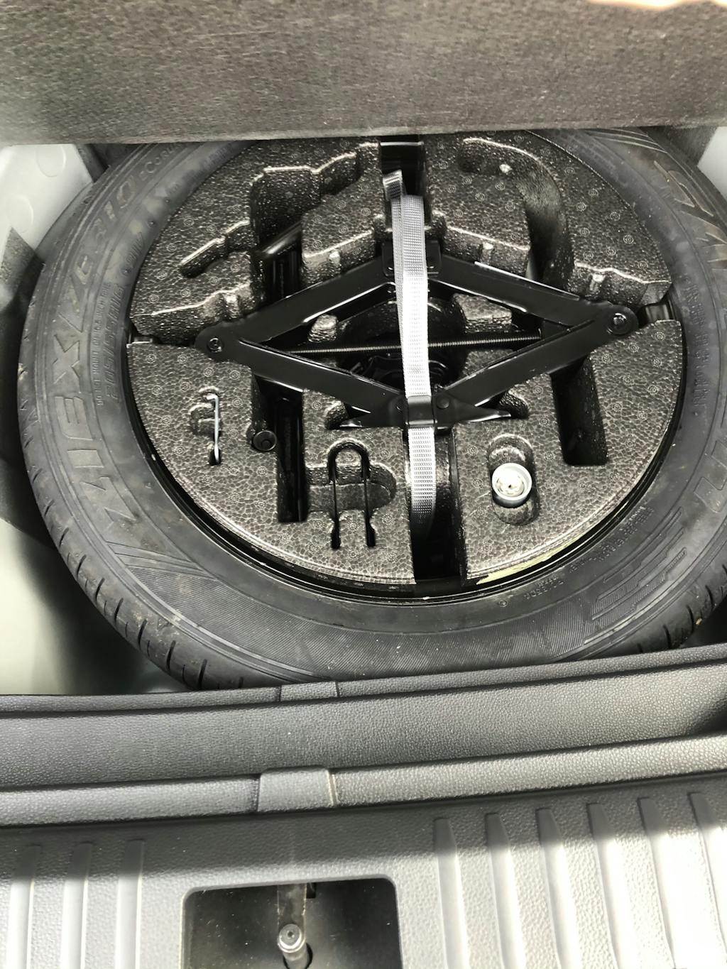 Genuine SEAT Arona Full Size Spare Wheel Kit 2017 Onwards