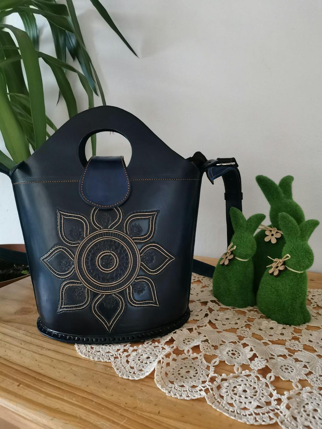 Torebka skórzana Naay Granatowa