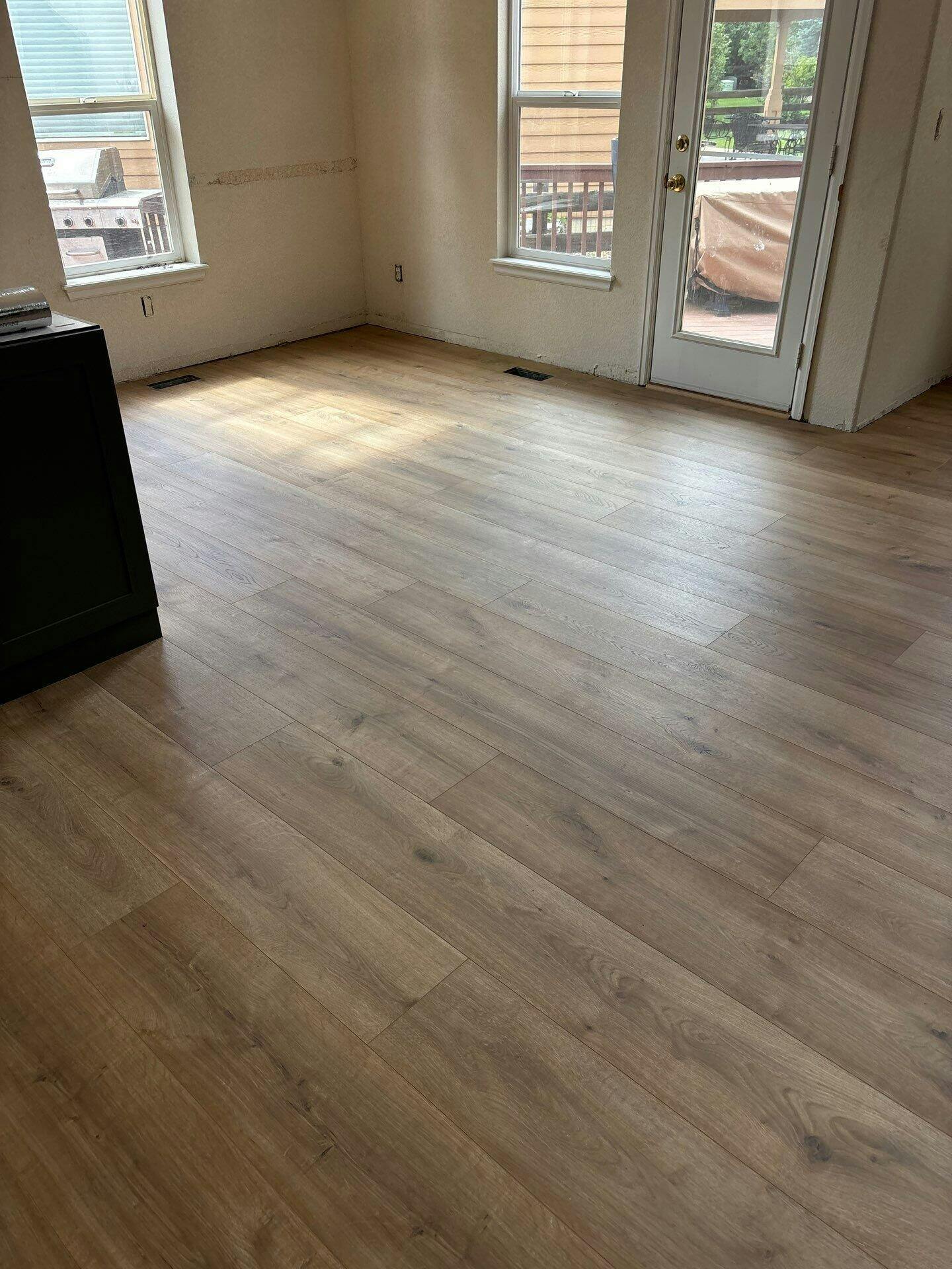 Florence Peak | Natural Blonde Oak Sequoia Flooring | Waterproof Lamin
